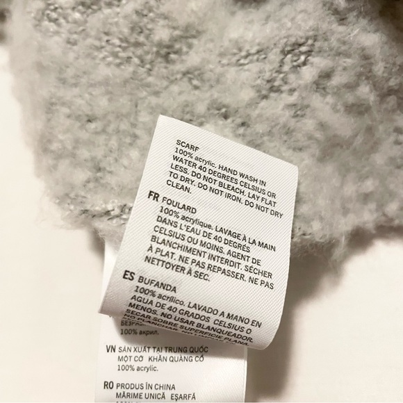 Aldo Cozy Blanket Scarf - Picture 3 of 11